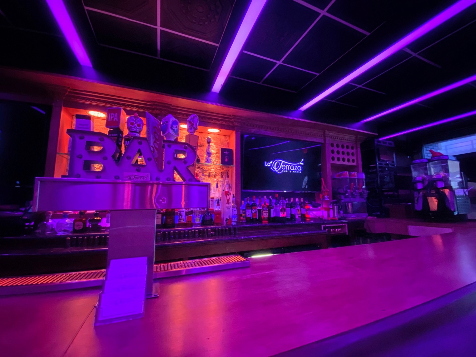 La Terraza Bar & Grill | Latin American Restaurant in Lindenhurst, NY